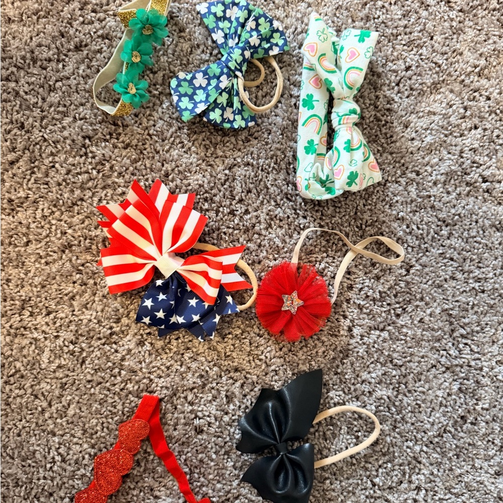 Holiday girl bows